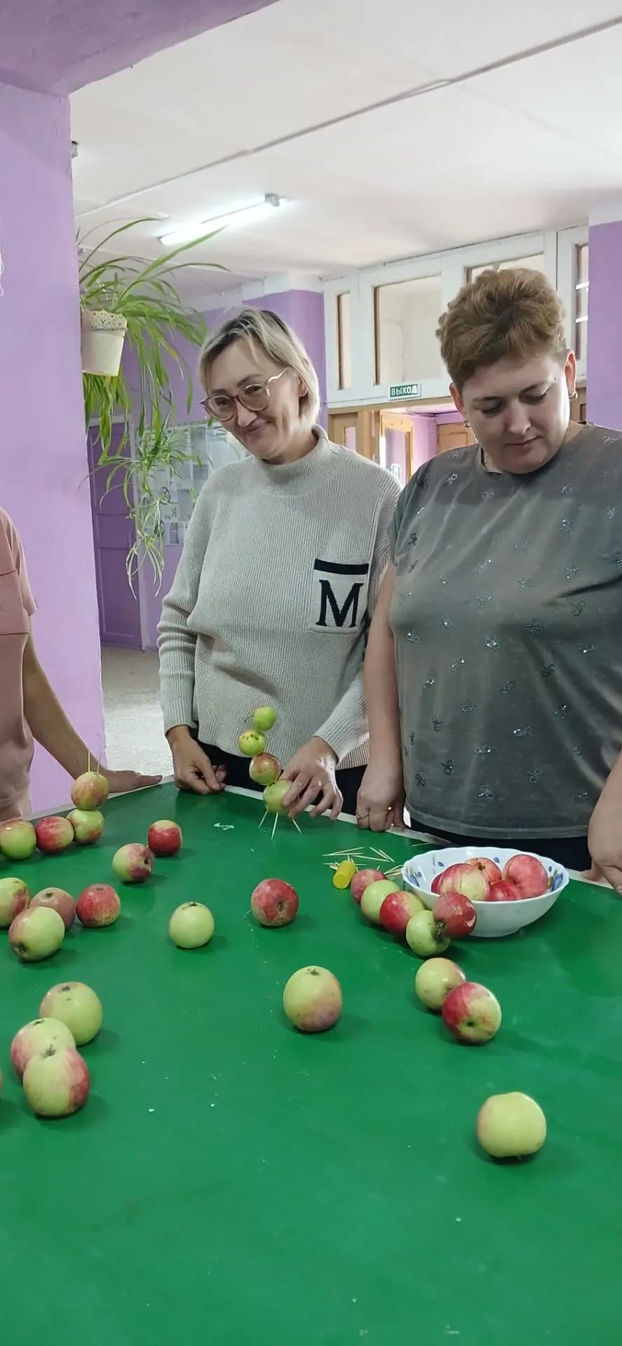 В Ральниках отметили Яблочный Спас посиделками с клубом «Завалинка»