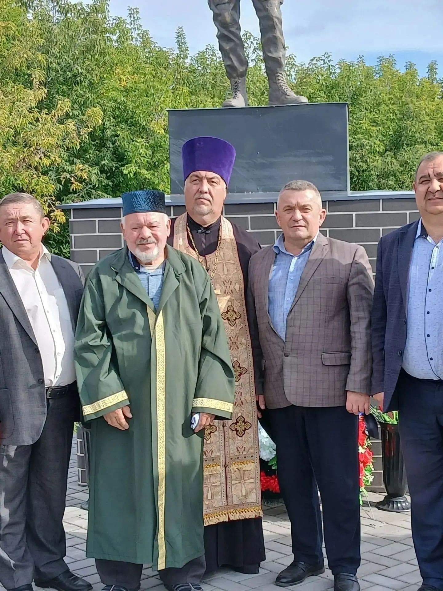 В Савали открыли мемориал и Аллею Славы