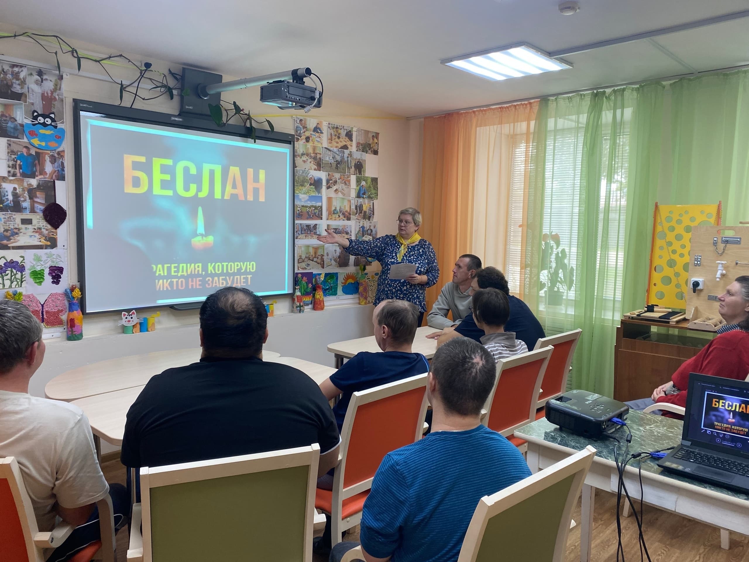 Патриотическое занятие «Мы помним, чтобы жить» прошло в группе дневного присмотра