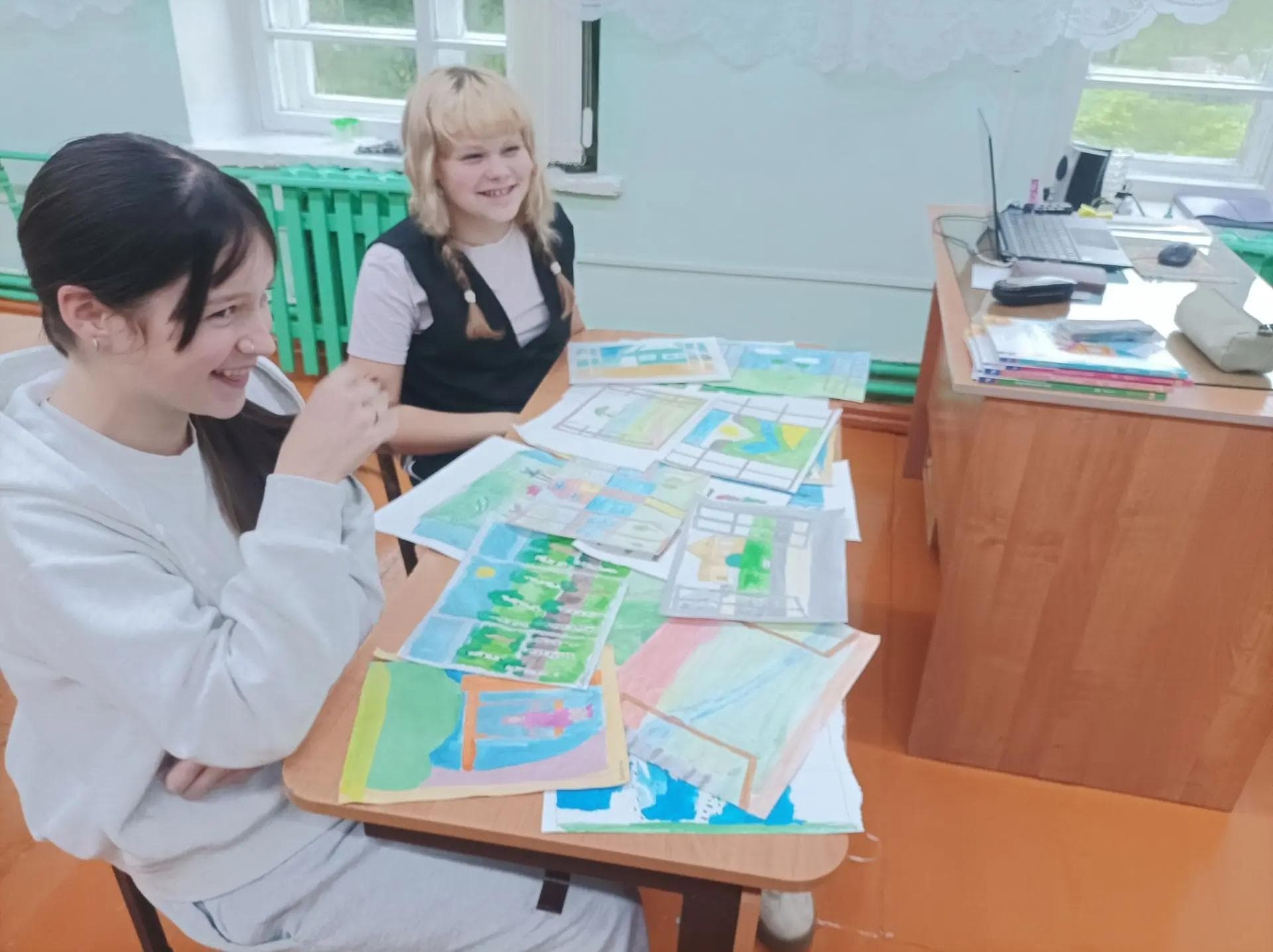 Школьники провели линейку ко Дню памяти
