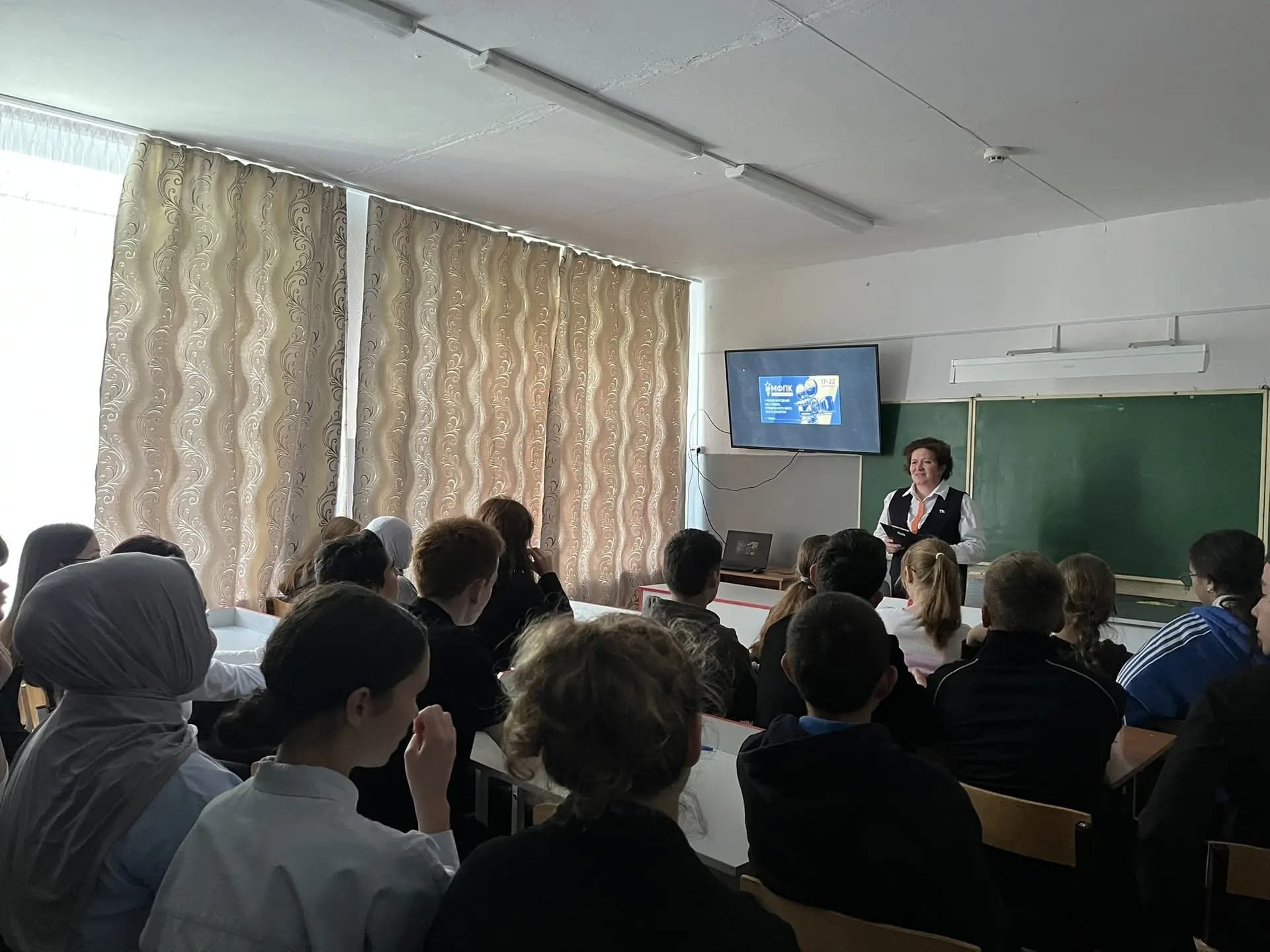 Школьники села Старый Ирюк посмотрели фильм «Ленинградский экскурсовод»